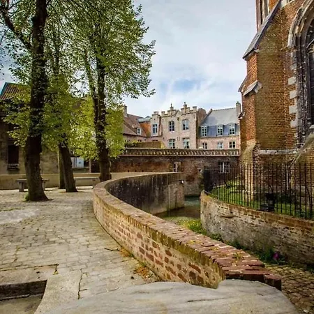 Tatil Evi Boutique Cosy Townhouse In The Heart Of Hesdin With Jacuzzi Hesdin