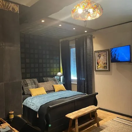 Cosy House With Luxury Jacuzzi Bath