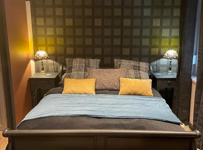 Holiday home Cosy House With Luxury Jacuzzi Bath *